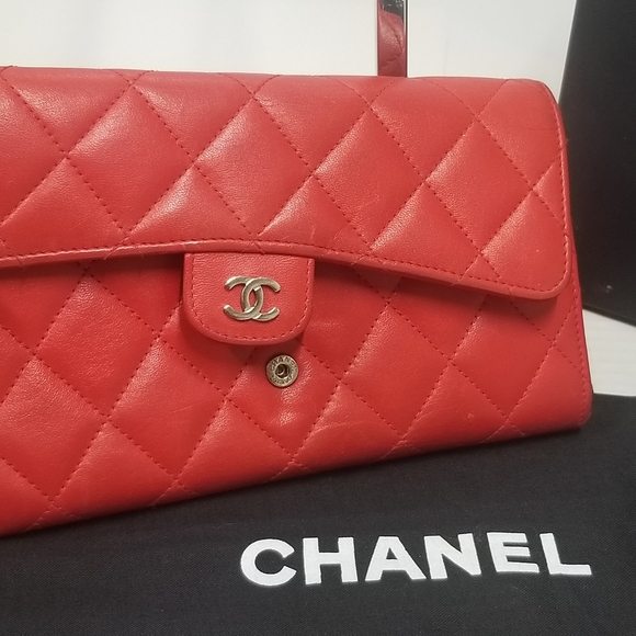 Auth CHANEL Lambskin Quilted Large Flap Wallet  in Red - Picture 8 of 16